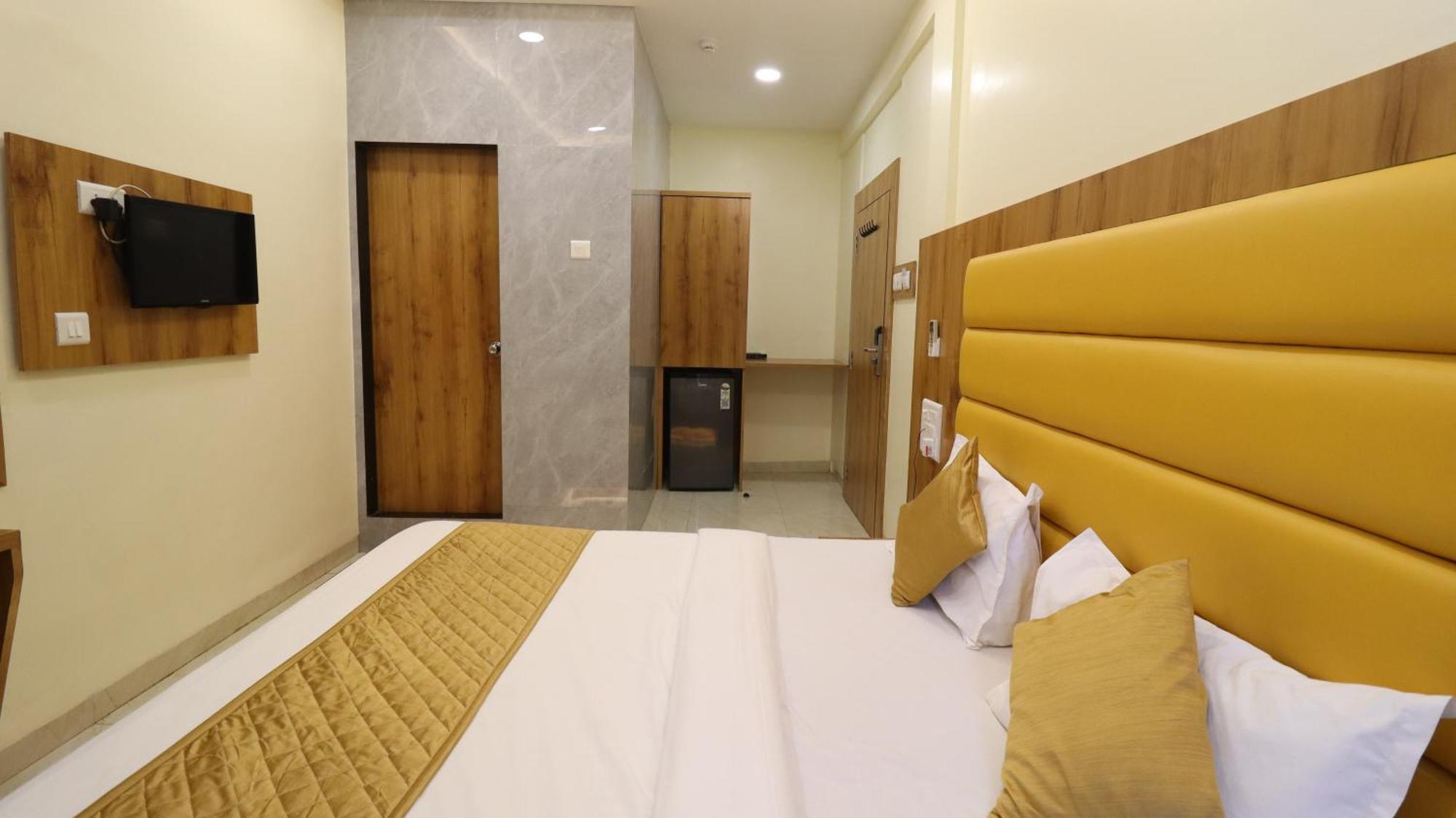 Hotel National - Grant Road Βομβάη Εξωτερικό φωτογραφία