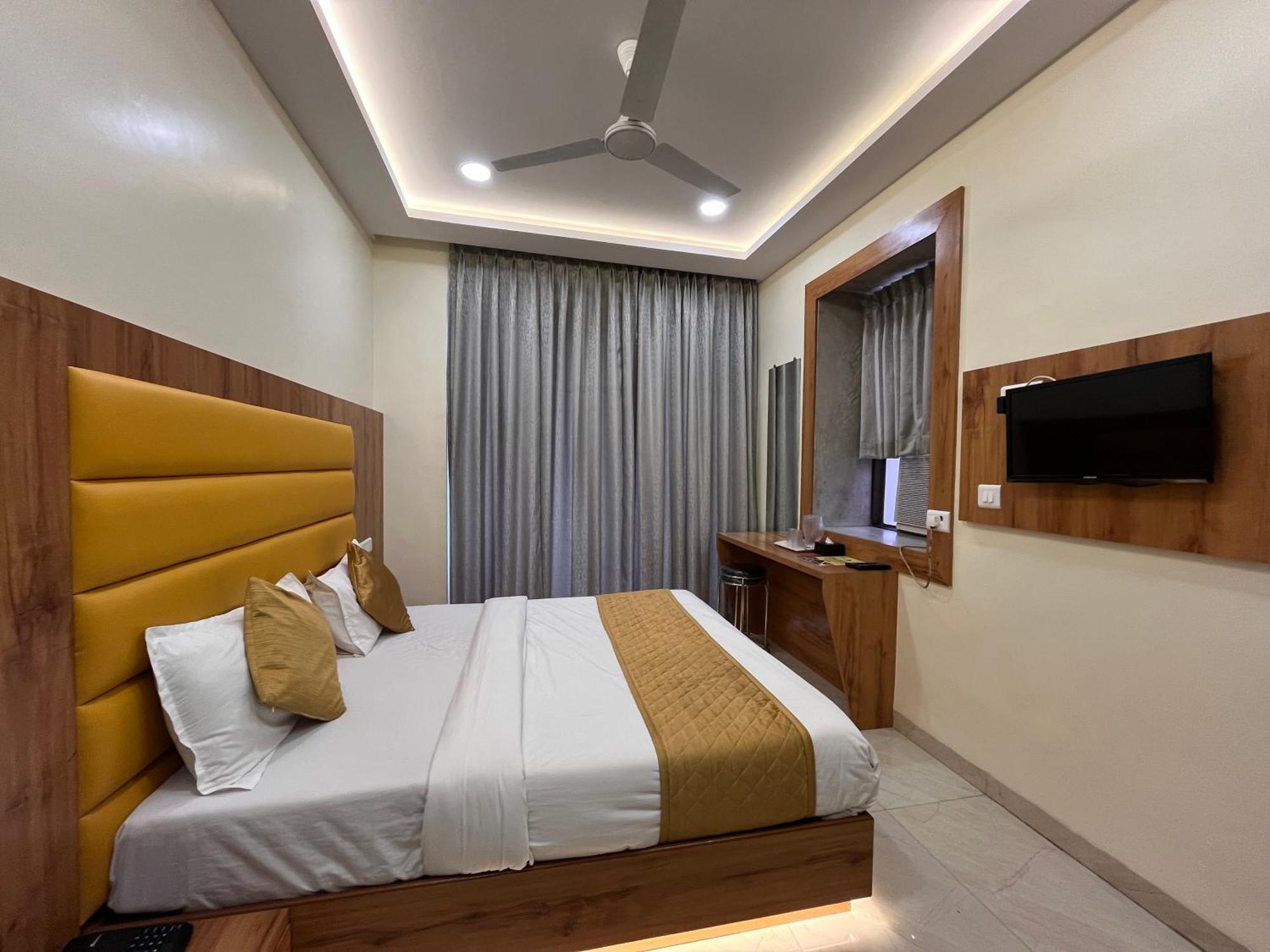 Hotel National - Grant Road Βομβάη Εξωτερικό φωτογραφία