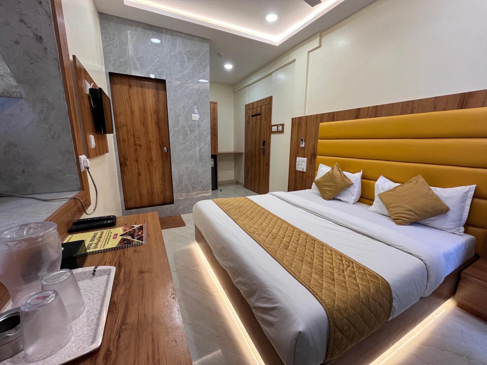 Hotel National - Grant Road Βομβάη Εξωτερικό φωτογραφία
