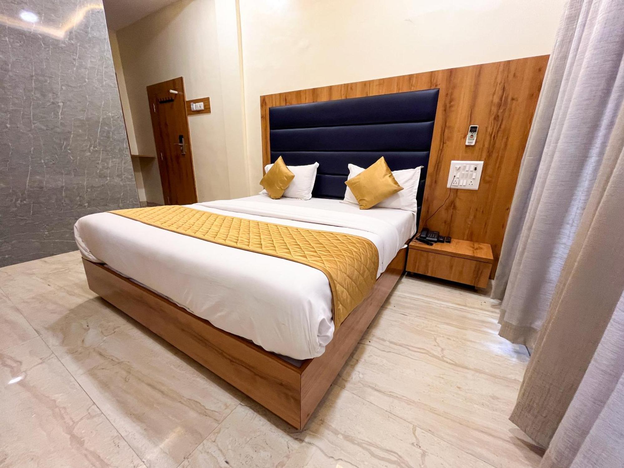 Hotel National - Grant Road Βομβάη Εξωτερικό φωτογραφία